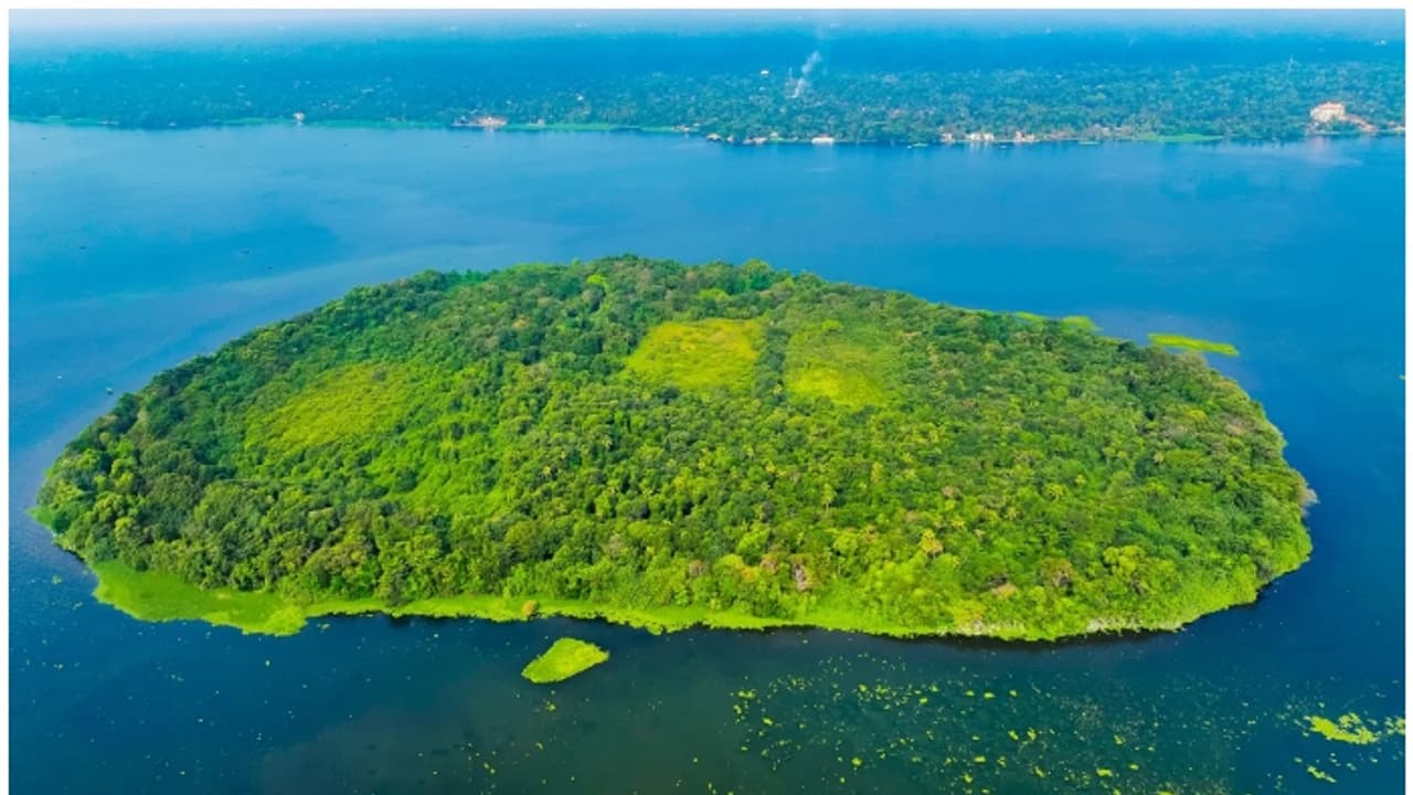 Pathiramanal Pathiramanal