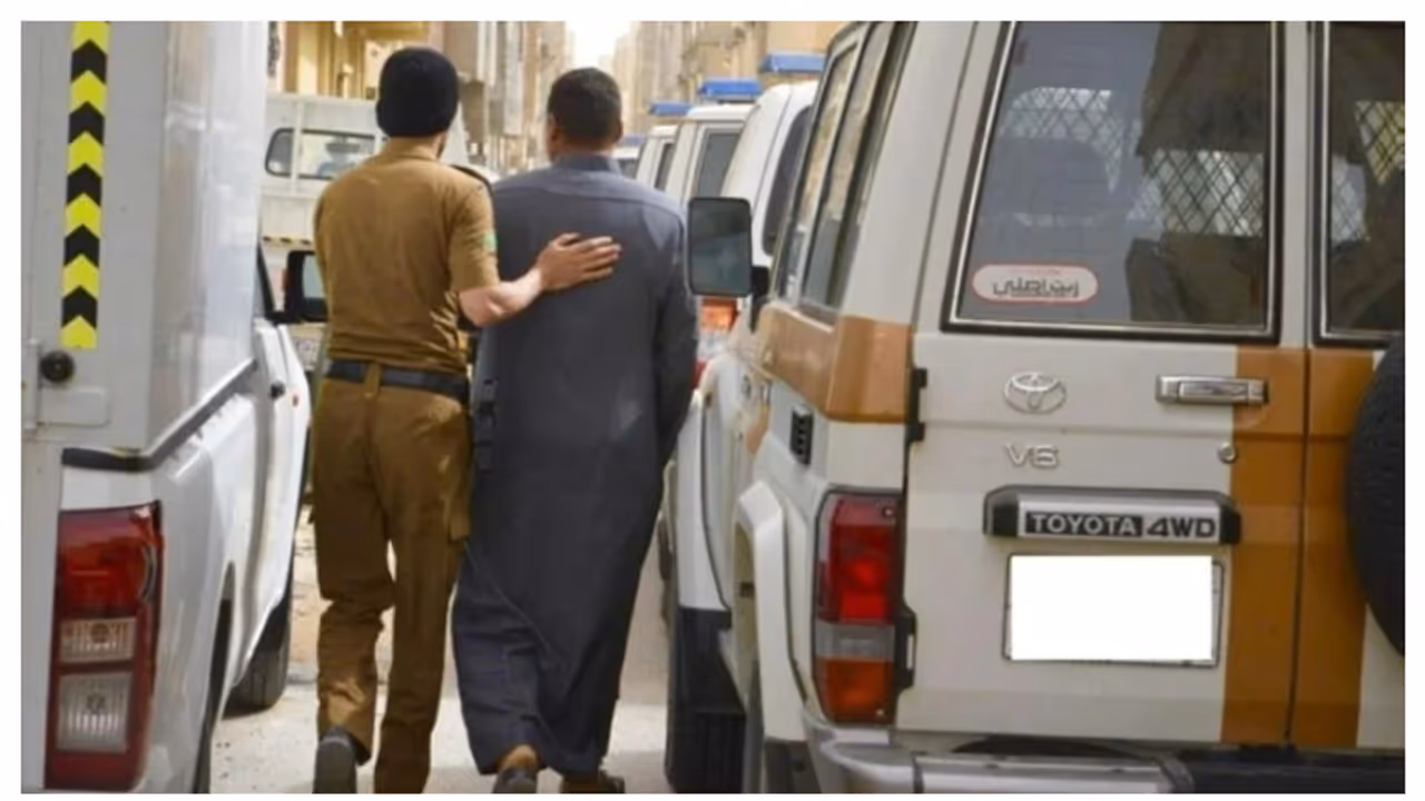 illegal expats arrest illegal expats arrest