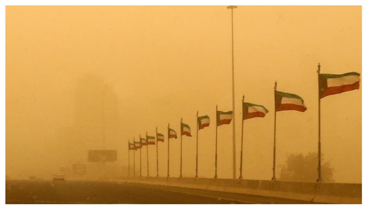 strong sand storm to hit kuwait on today strong sand storm to hit kuwait on today