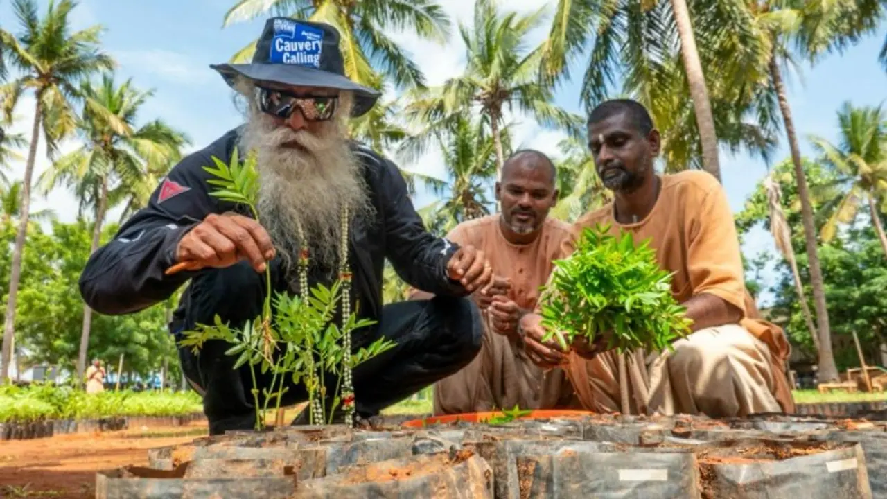 Sadhguru planting trees on World Environment Day