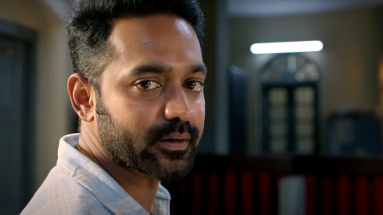 Aabhyanthara Kuttavaali movie review asif ali Sethunath Padmakumar