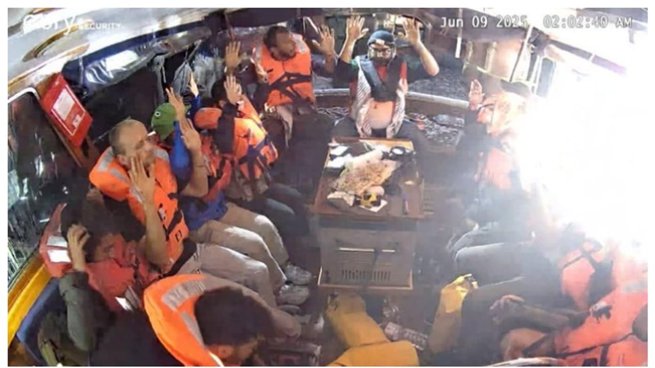 Israel commandos arrest greta thunberg and the team