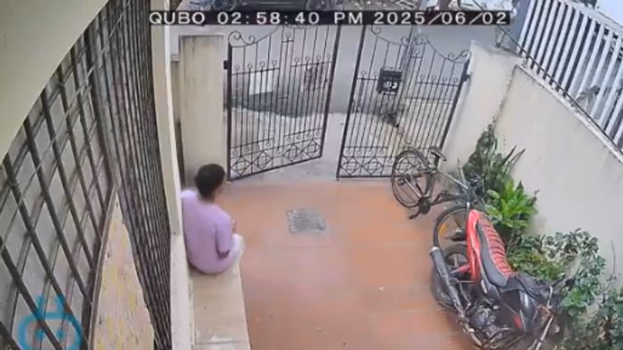 man stealing bicycle