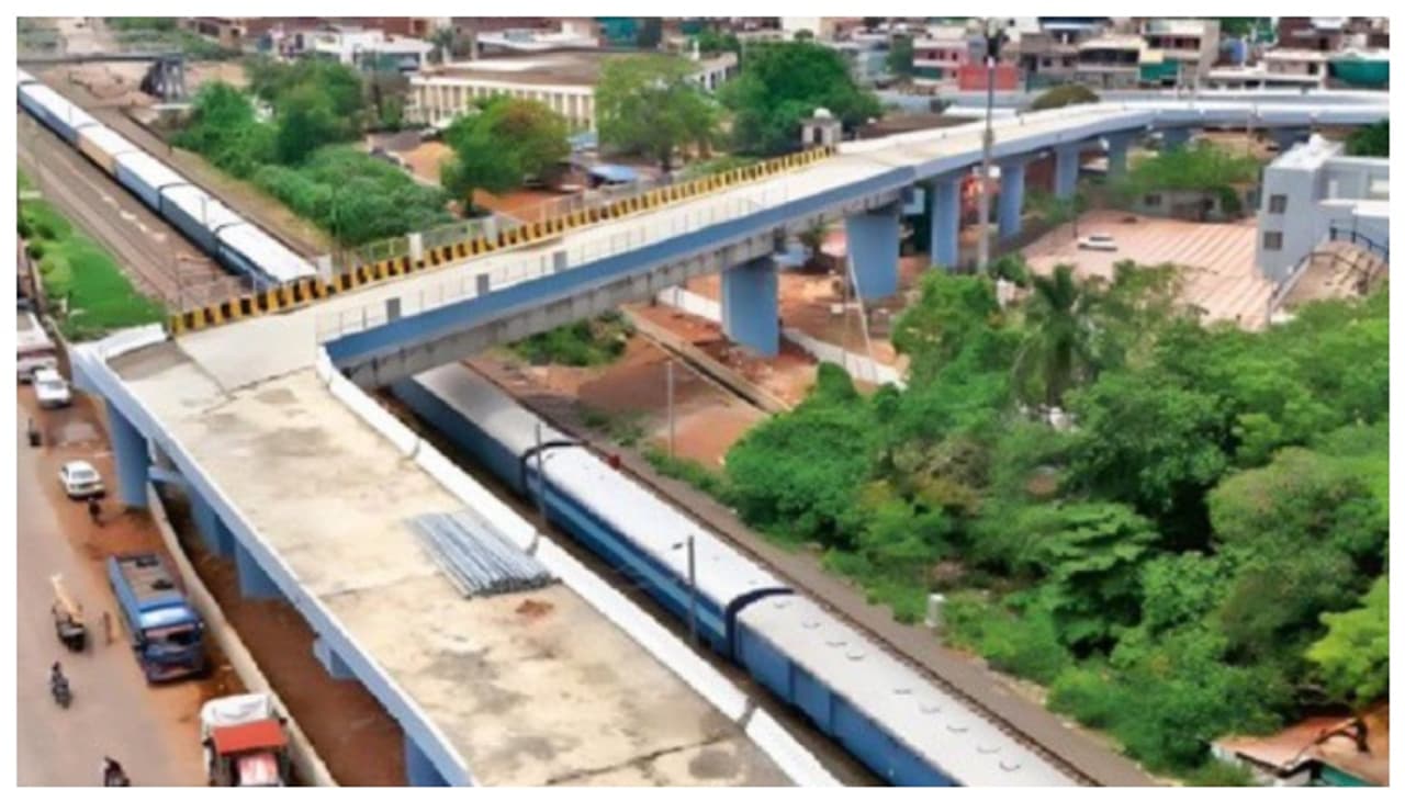 Bhopal's 90 degree curve railway overbridge