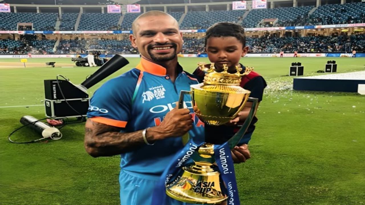 Shikhar Dhawan with son Zoravar