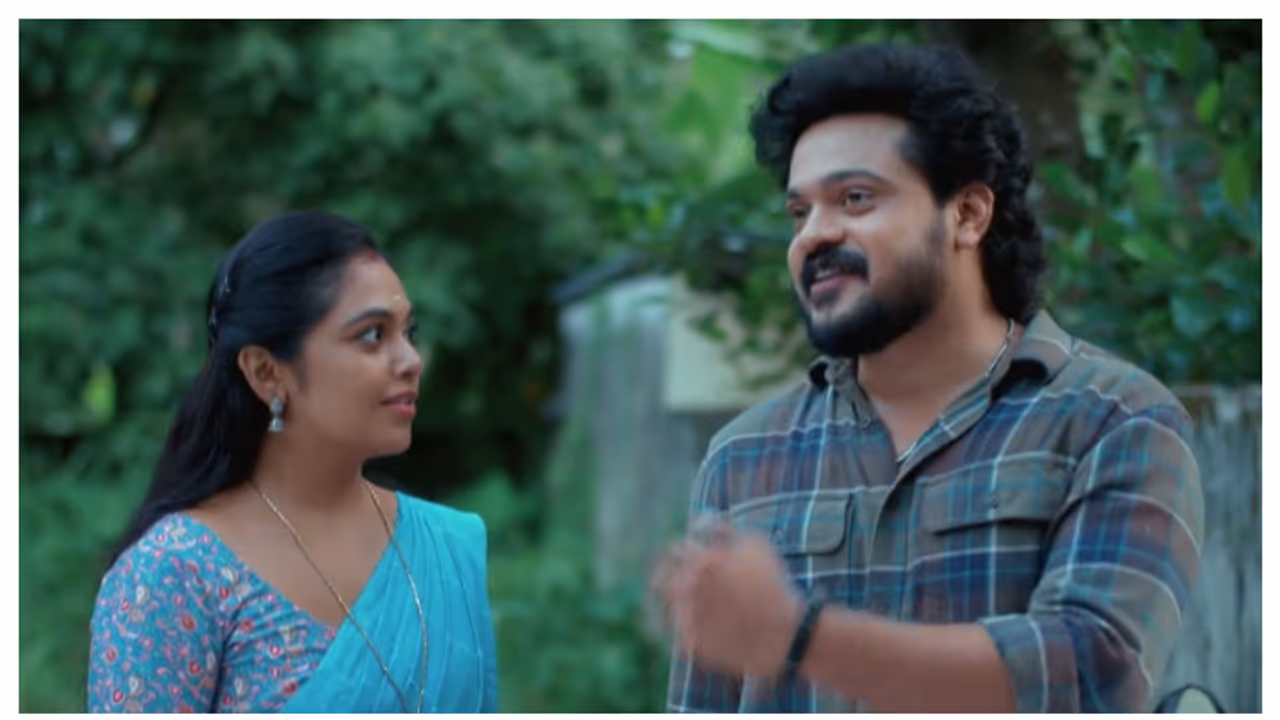 chembaneerpoovu serial review