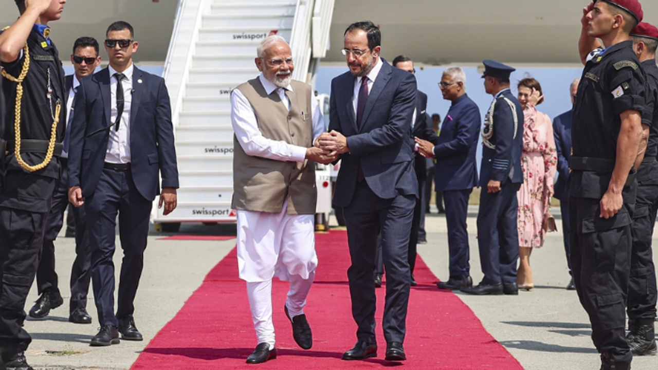 PM Modi in cyprus