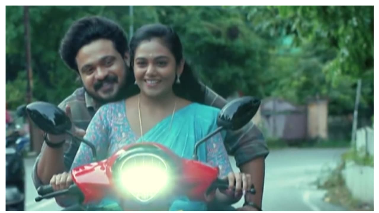 chembaneerpoovu serial review 