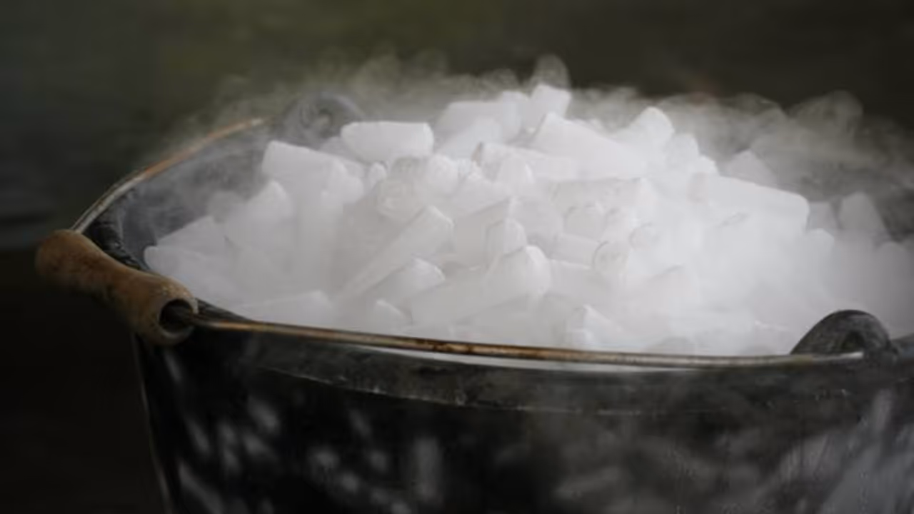 dry ice, Representative image