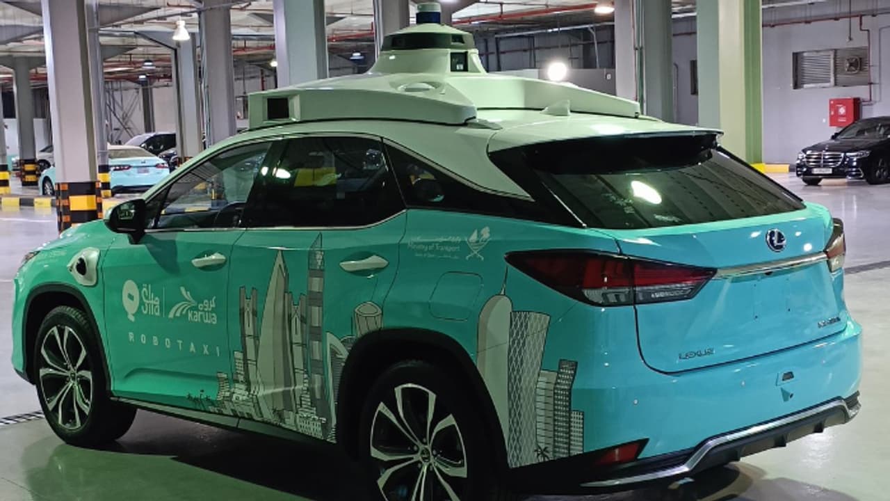  electric autonomous taxis