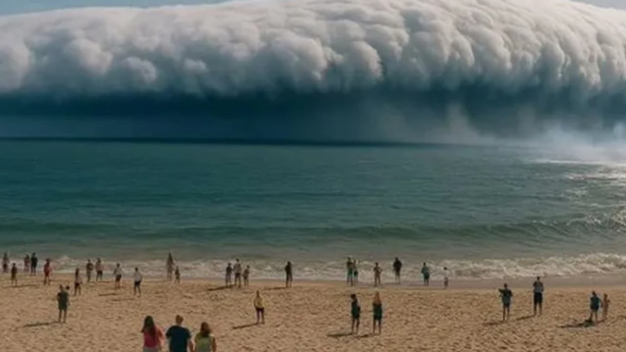 Massive roll cloud seen in Portugal on Sunday