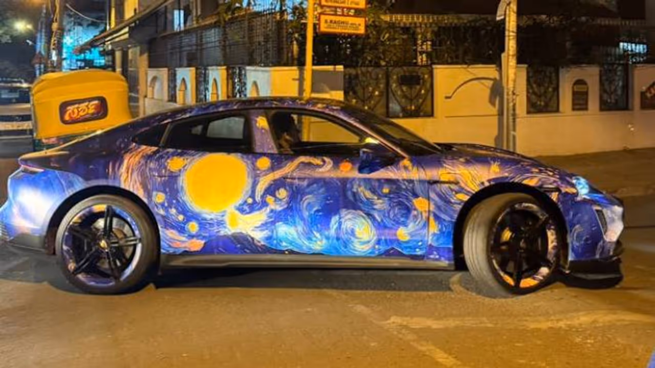 'Starry Night' car