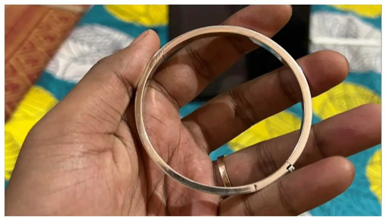 Bengaluru house owner gifted a silver ring to Tenant Bengaluru house owner gifted a silver ring to Tenant