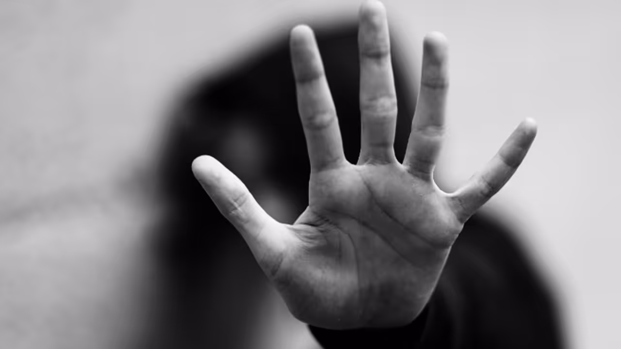 stop attack against girls/representational image stop attack against girls/representational image