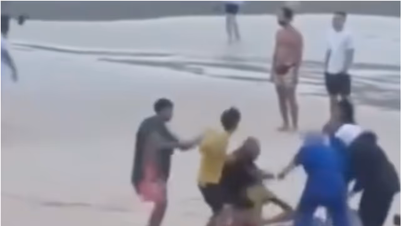 kuwaiti tourists attacked lifeguards on thailand kuwaiti tourists attacked lifeguards on thailand