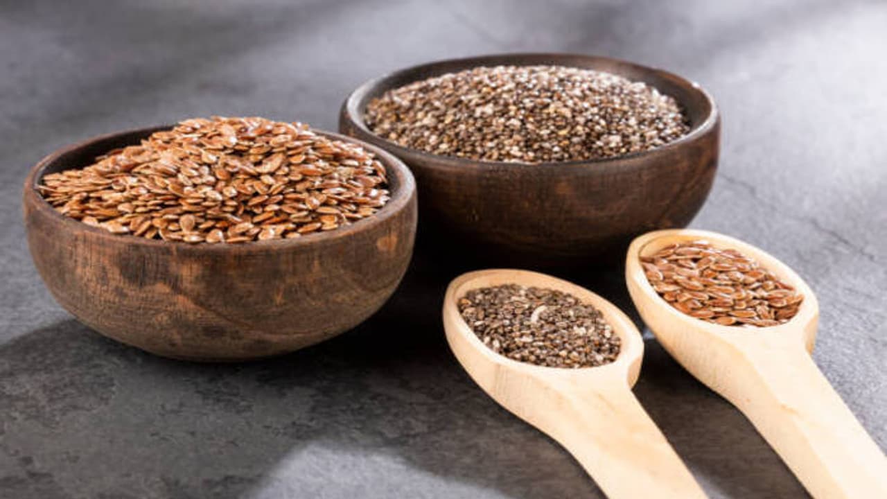 Chia Seeds vs Flax Seeds