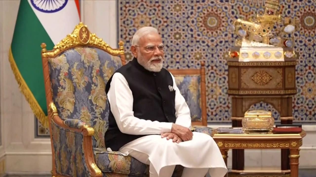 modi in oman modi in oman