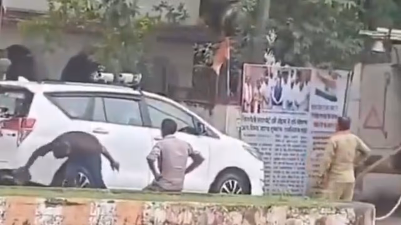 Fire Tender Called In to Wash BJP MLA’s Car? Viral Video Sparks Outrage in Madhya Pradesh | WATCH Fire Tender Called In to Wash BJP MLA’s Car? Viral Video Sparks Outrage in Madhya Pradesh | WATCH