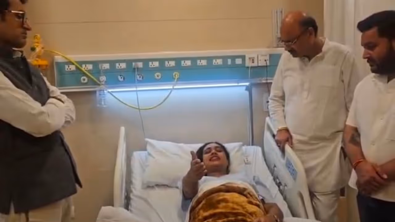 BJP Accuses Rahul Gandhi of Manhandling Pregnant Journalist During Protest (WATCH VIDEO) BJP Accuses Rahul Gandhi of Manhandling Pregnant Journalist During Protest (WATCH VIDEO)