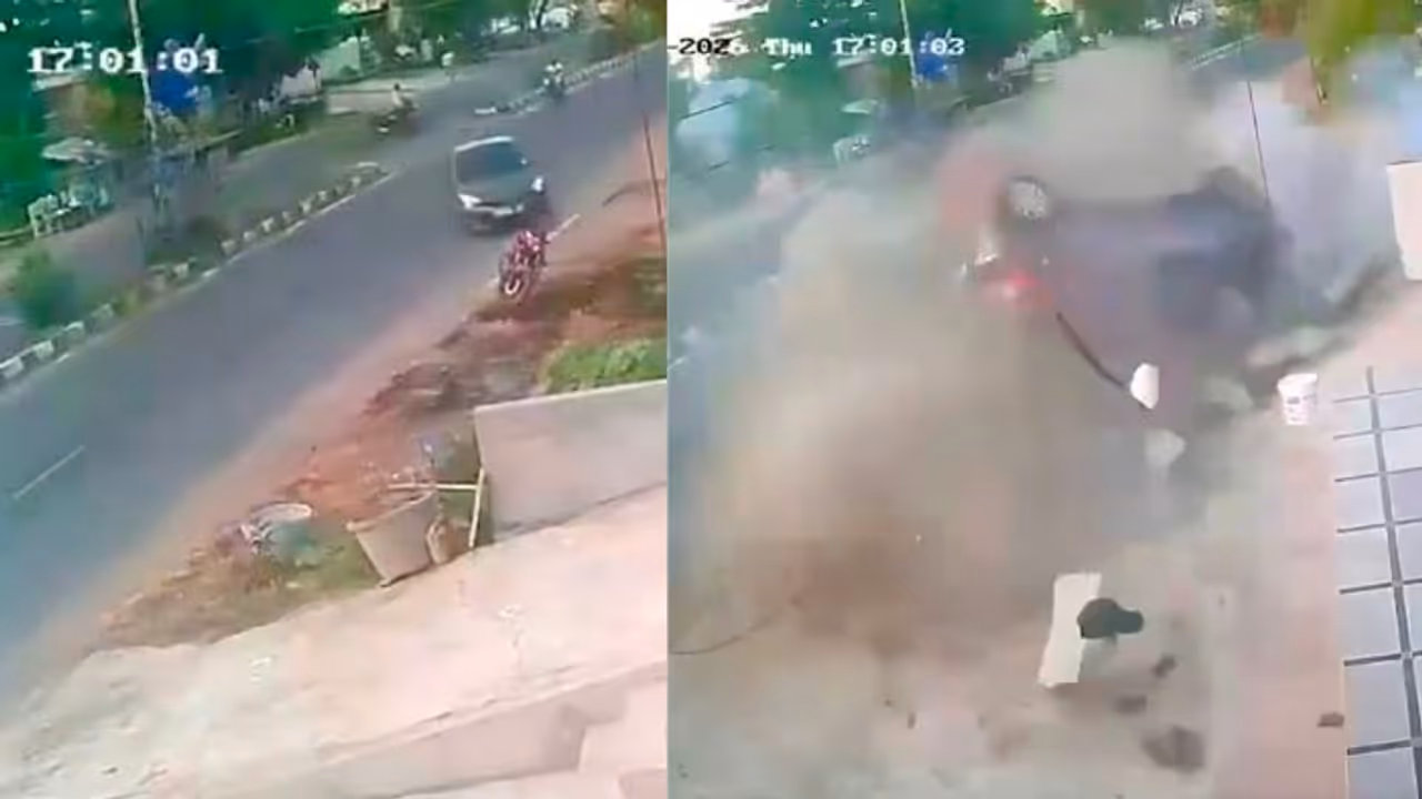 Caught On CCTV: Speeding Car Overturns, Crashes Into Wall on Huzurabad–Karimnagar Highway | WATCH Caught On CCTV: Speeding Car Overturns, Crashes Into Wall on Huzurabad–Karimnagar Highway | WATCH