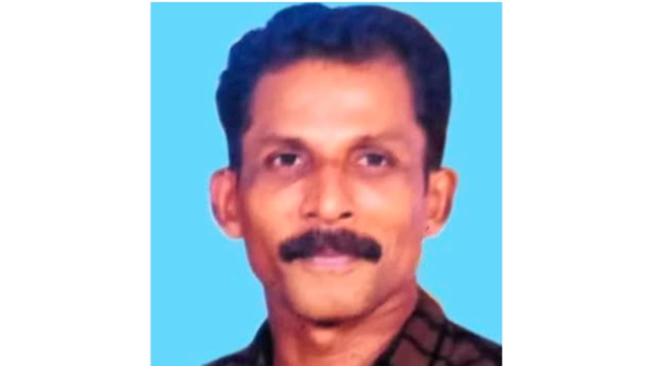 Wood fell on head while carrying Wood fell on head while carrying