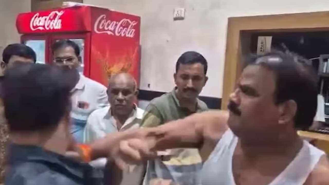 Shiv Sena MLA dishes out punches on canteen operator Shiv Sena MLA dishes out punches on canteen operator