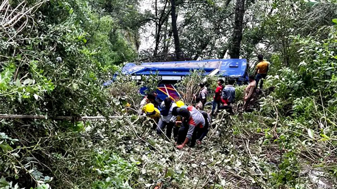  Bus Carrying Gujarat Pilgrims Falls Into Gorge