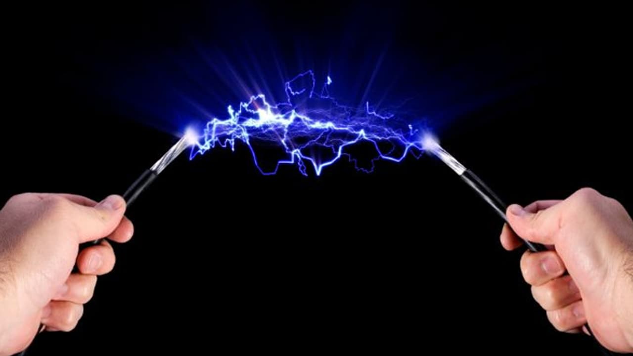 husband Caught Wife With Lover