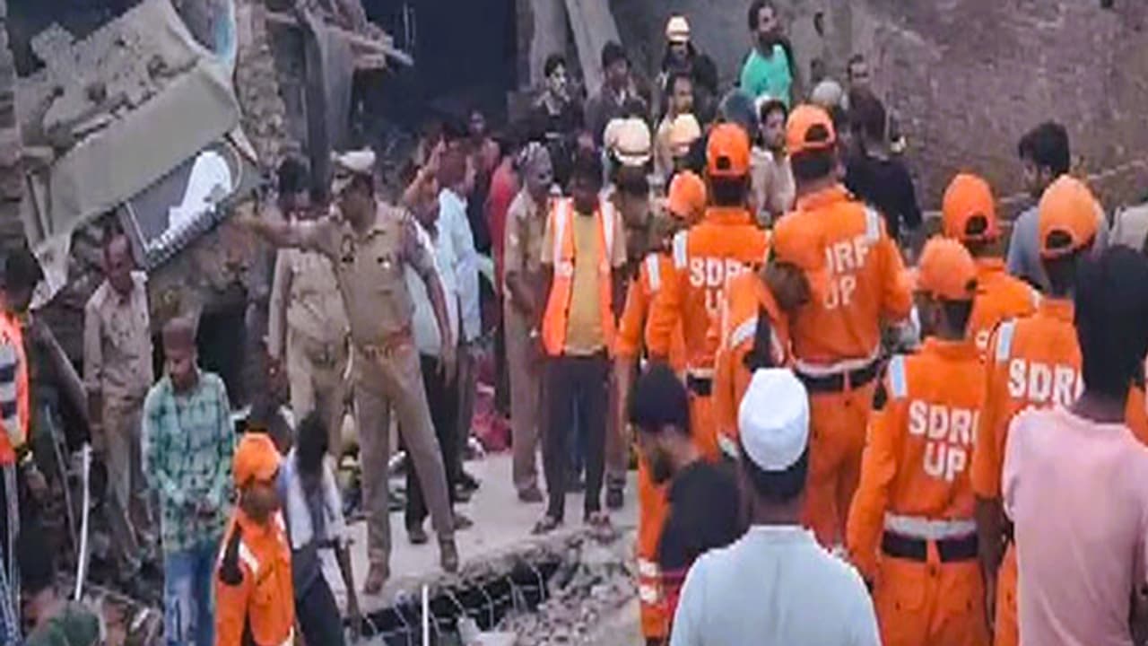 building collapsed at Barabanki building collapsed at Barabanki