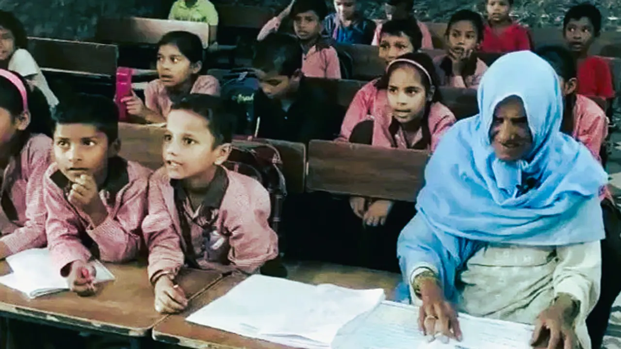 old lady student of bulandshahr old lady student of bulandshahr