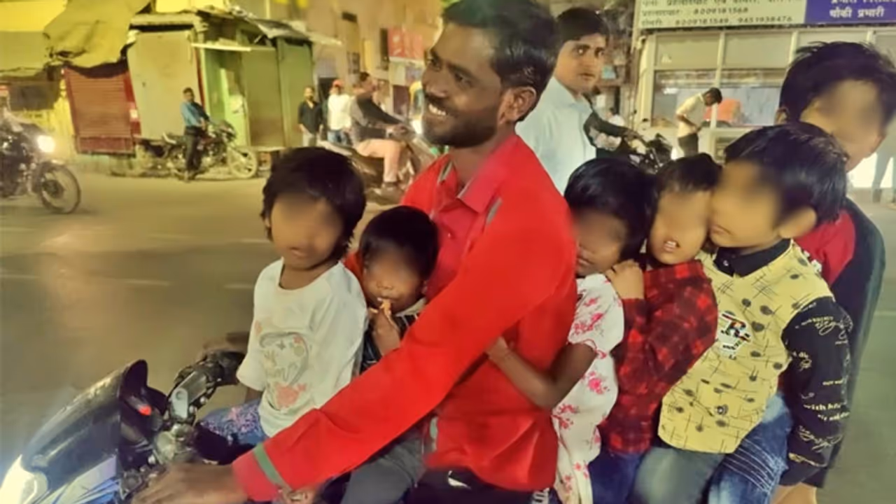 Varanasi Viral Photo Traffic Rules Violations and Fines in India Varanasi Viral Photo Traffic Rules Violations and Fines in India