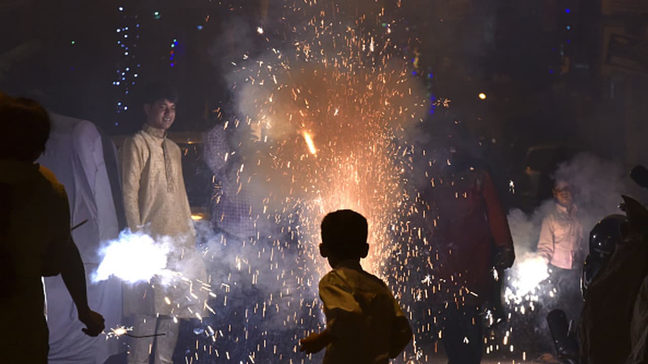 8 easy tips to keep respiratory system safe from Diwali pollution especially for who suffer from colds or allergies bsm 8 easy tips to keep respiratory system safe from Diwali pollution especially for who suffer from colds or allergies bsm