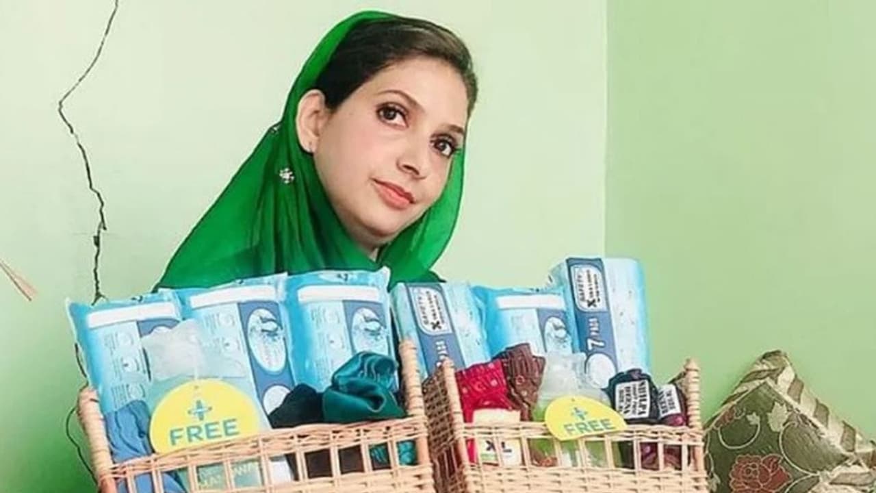know about Kashmirs pad woman Irfana Zargar made local women aware about their health know about Kashmirs pad woman Irfana Zargar made local women aware about their health