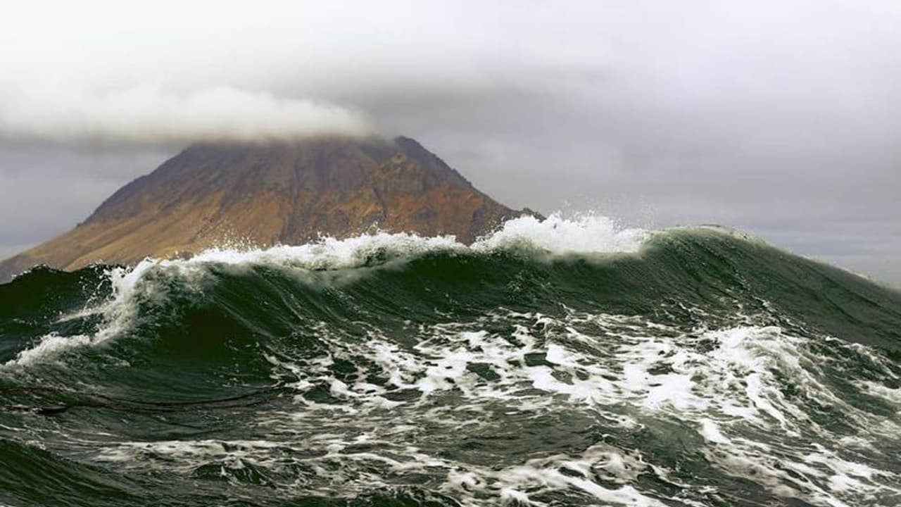 massive 7 5 earthquake hits russian island tsunami warning during corona outbreak kpt