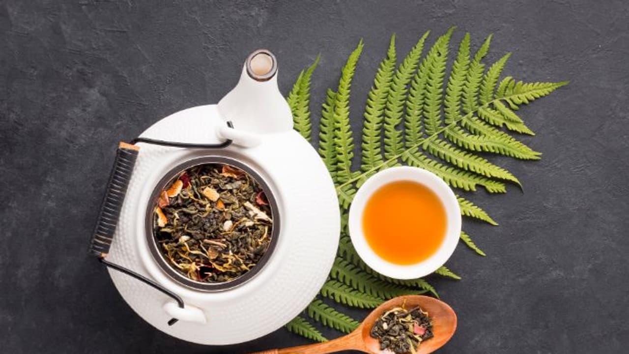 Tea leaves Tea leaves