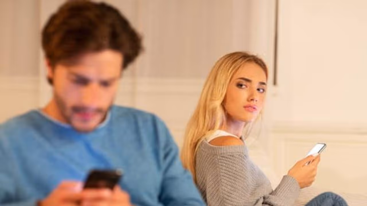 signs your husband is cheating signs your husband is cheating