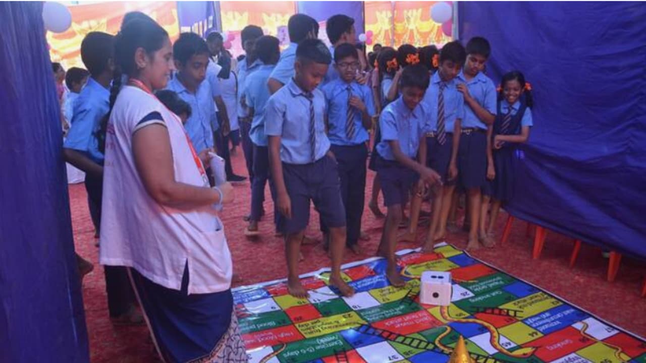 ಬಾಲ ಆರೋಗ್ಯ ಮೇಳ ಹಾಗೂ ವಿಜ್ಞಾನ ವಸ್ತು ಪ್ರದರ್ಶನ ನಡೆಯಿತು. | Kannada Prabha ಬಾಲ ಆರೋಗ್ಯ ಮೇಳ ಹಾಗೂ ವಿಜ್ಞಾನ ವಸ್ತು ಪ್ರದರ್ಶನ ನಡೆಯಿತು. | Kannada Prabha