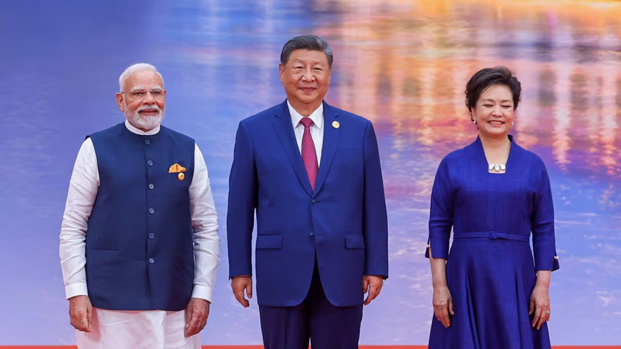 PM Modi, Chinese President Xi Jinping, his wife Peng Liyuan