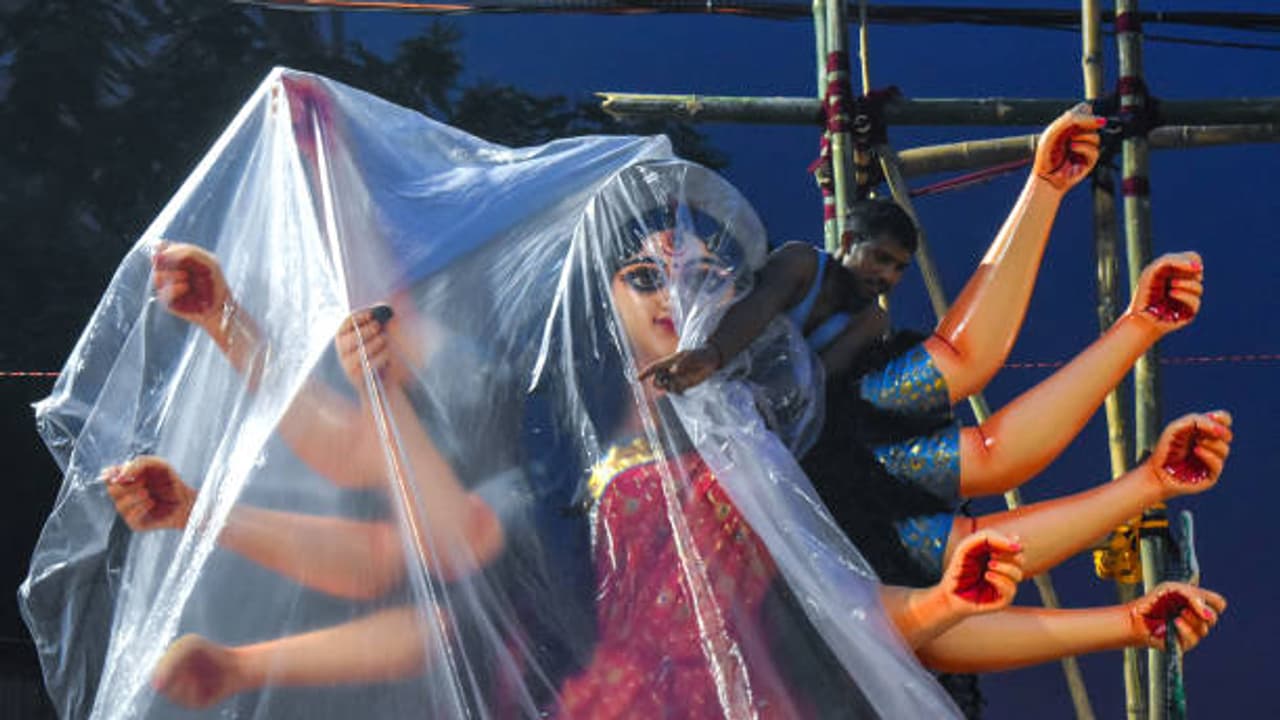 Durga Puja weather kolkata rain