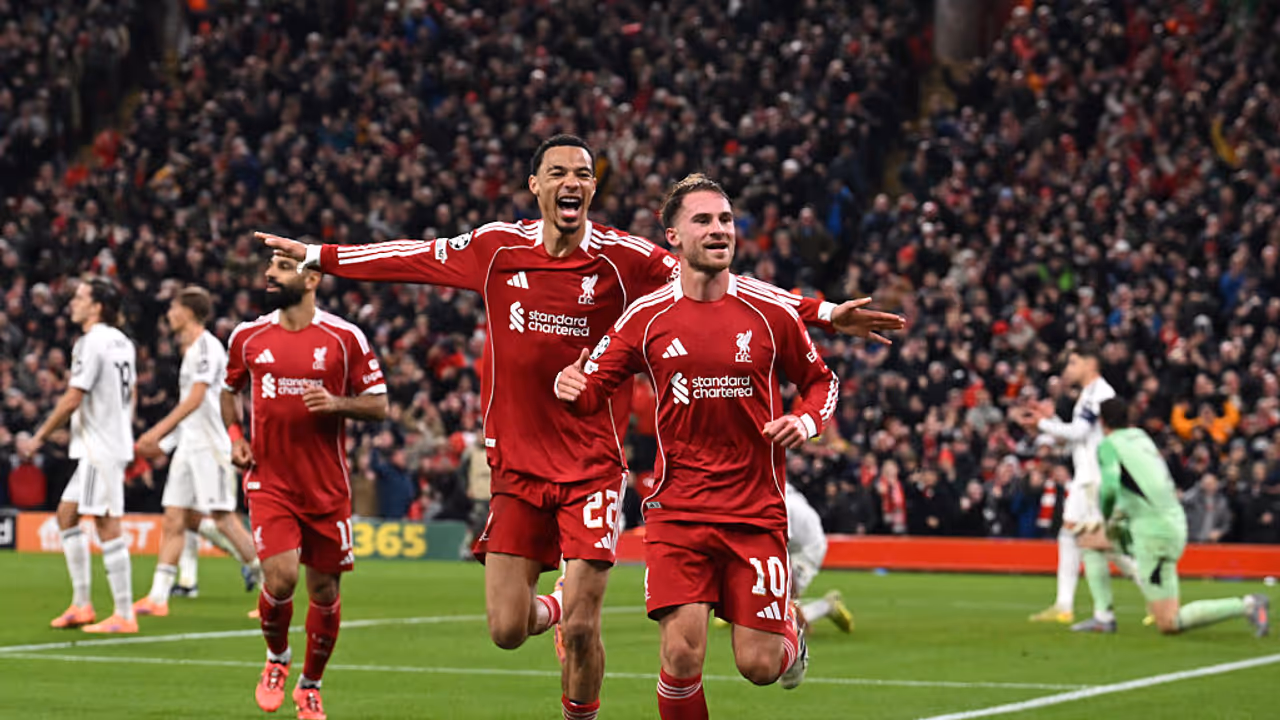 Alexis Mac Allister of Liverpool celebrates scoring his team's first goal during the UEFA Champions League 