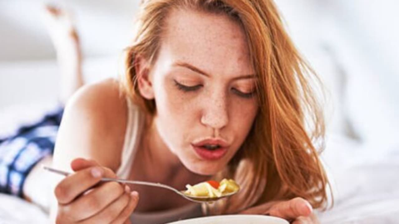 eating in bed eating in bed