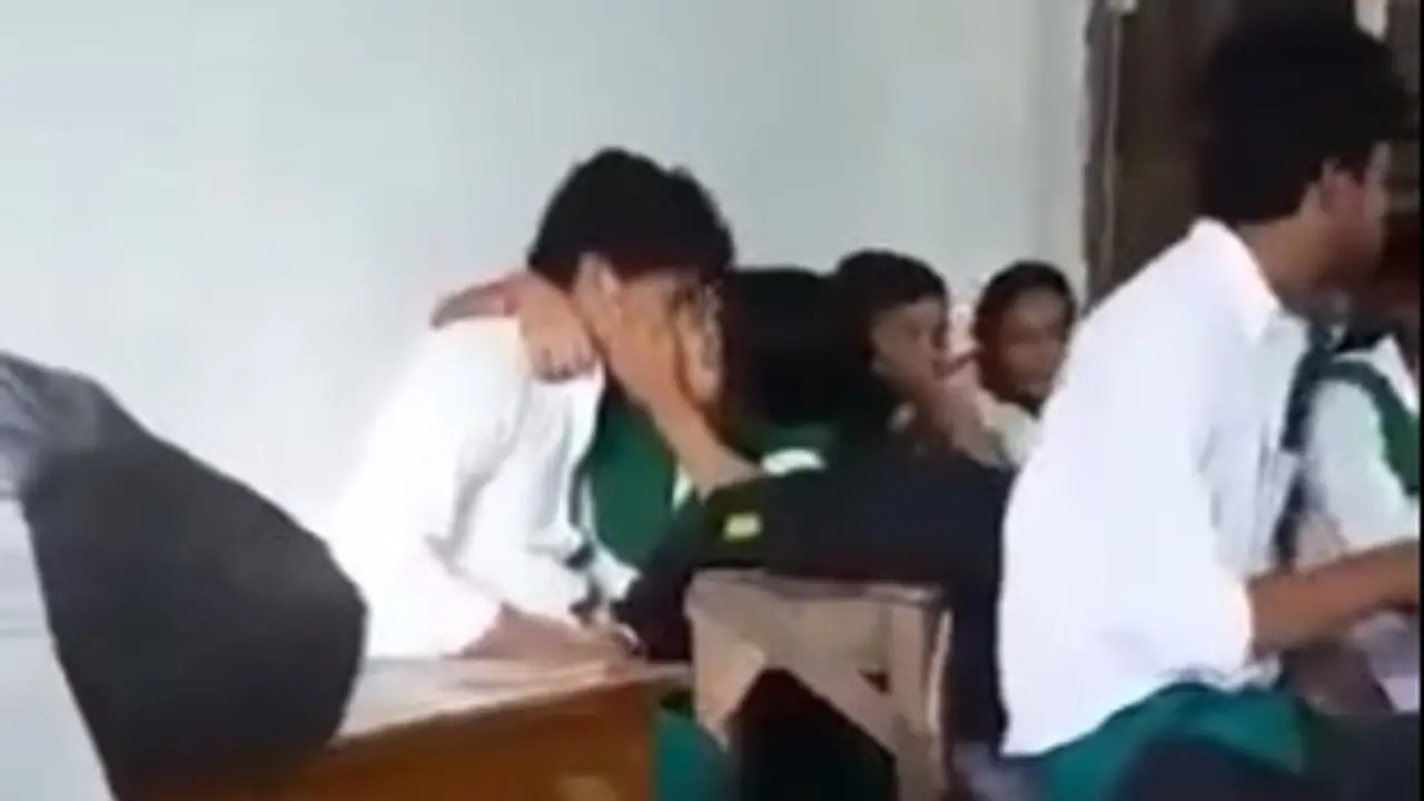 scene of two students kissing while sitting in the classroom is viral on social media watch the video bsm scene of two students kissing while sitting in the classroom is viral on social media watch the video bsm
