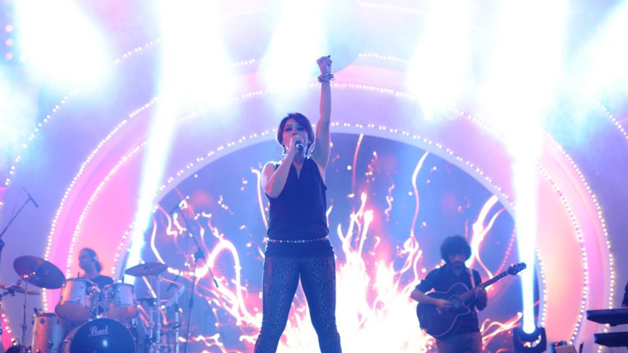 sunidhi chauhan sunidhi chauhan