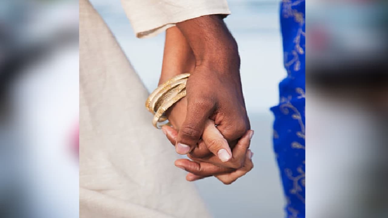 couple love hands couple love hands