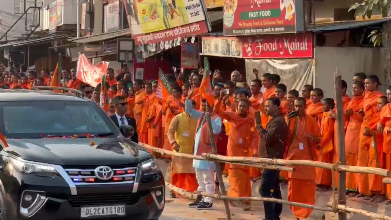 PM Narendra Modi stopped his convoy to give way to an ambulanc at varanasi bsm