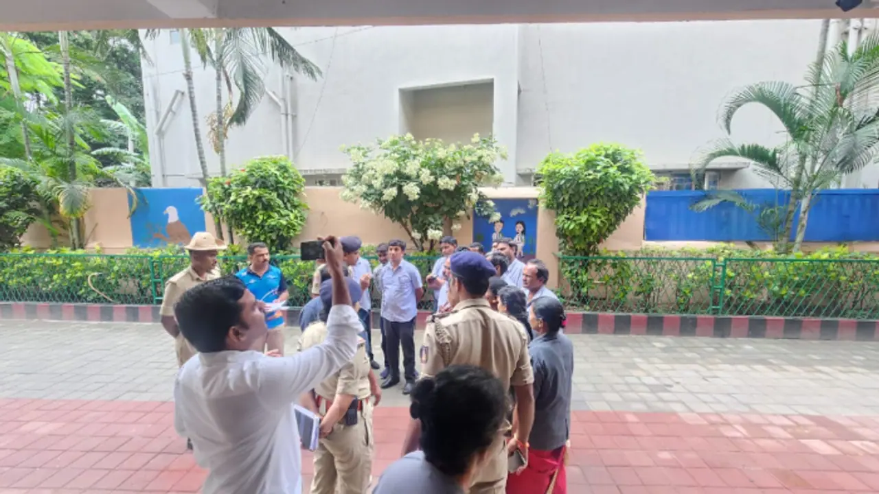 Police check_Bengaluru Bomb threat