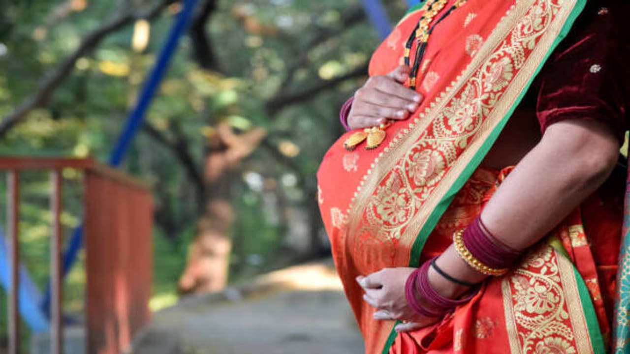 Pregnancy Tips benefits of glass bangles during pregnancy