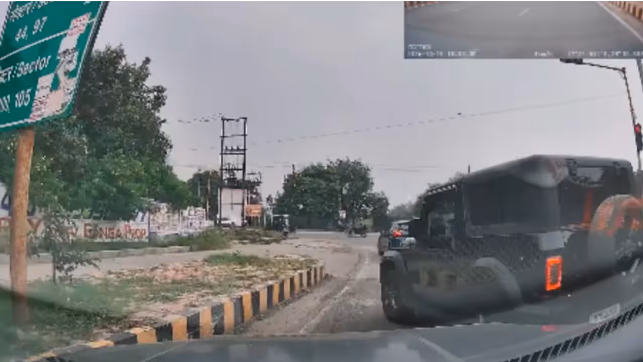Caught On Camera: Another Mahindra Thar Jumps Red Light in Noida, Video Goes Viral | WATCH Caught On Camera: Another Mahindra Thar Jumps Red Light in Noida, Video Goes Viral | WATCH