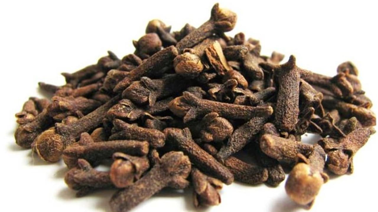 Cloves Cloves