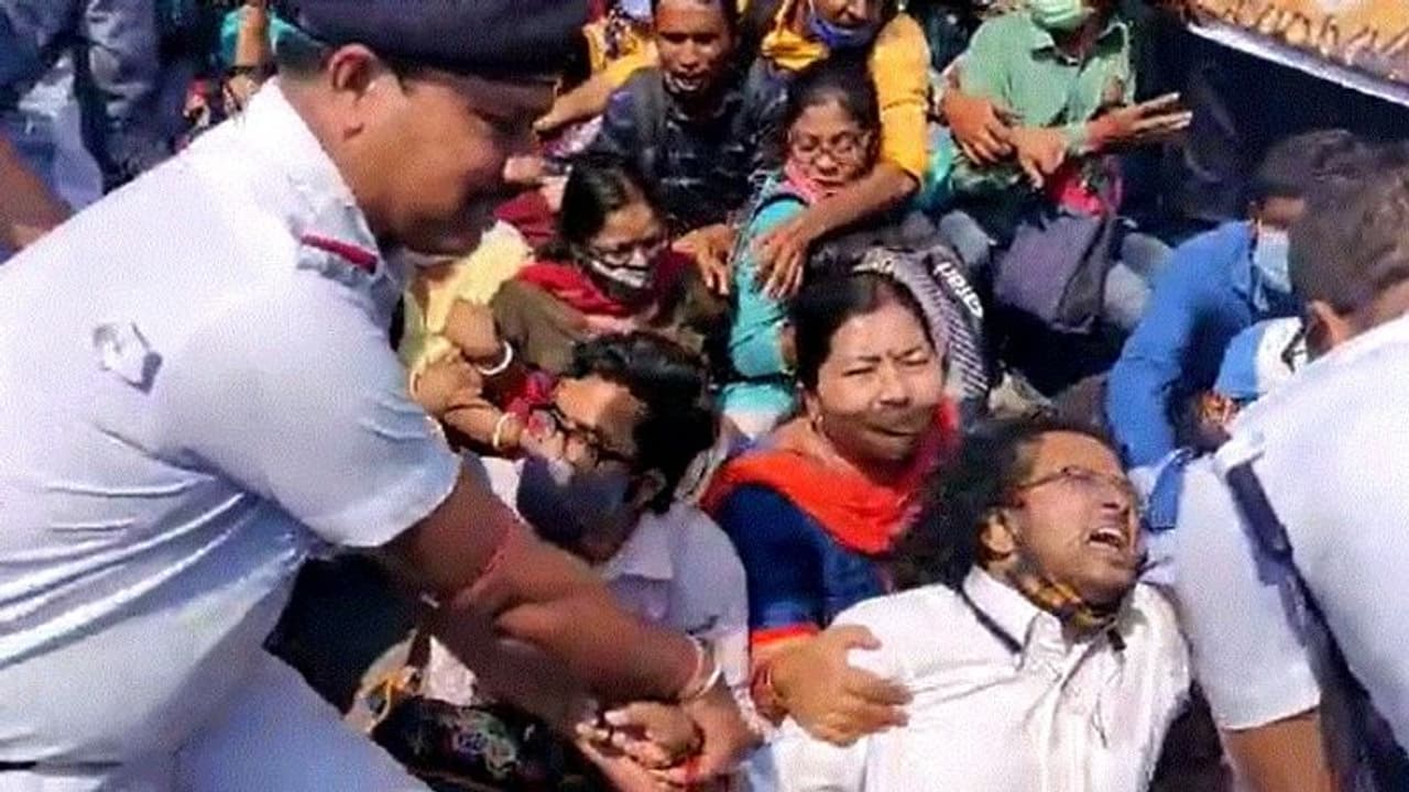 Image of Tet Image of Tet